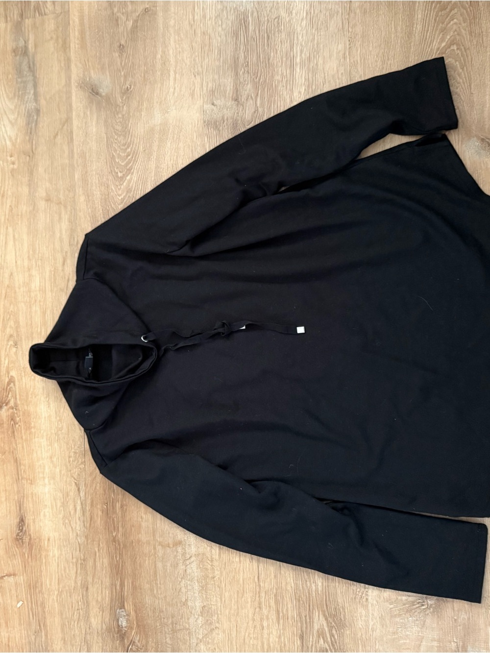 Women’s  Black Pullover Hoodie Sweater